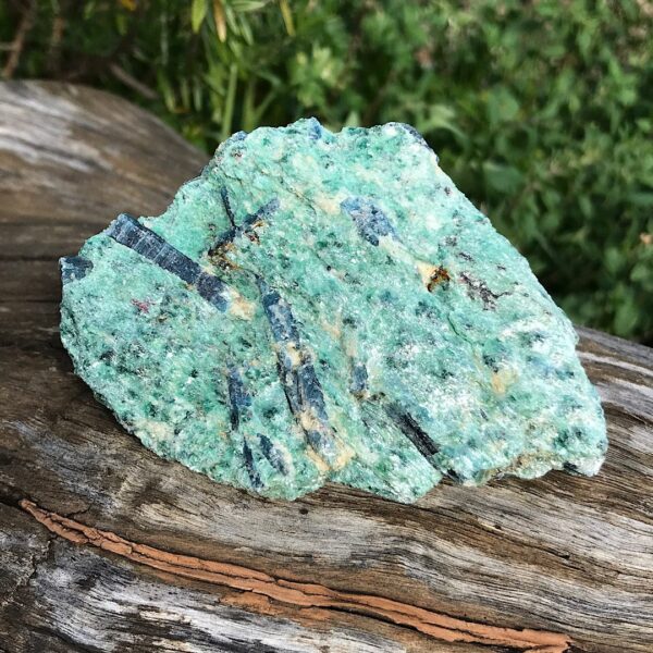 Fuchsite with Blue Kyanite - Image 4
