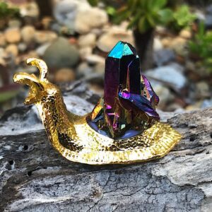 Titanium Quartz Cluster Snail