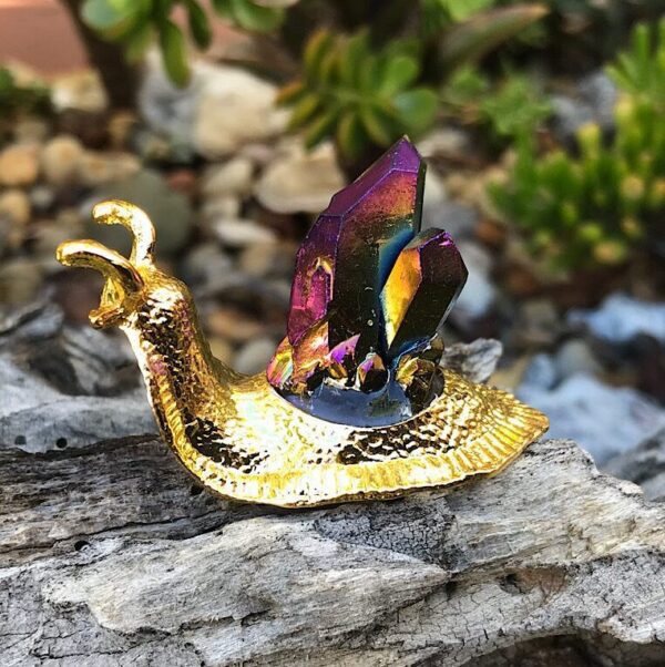 Titanium Quartz Cluster Snail