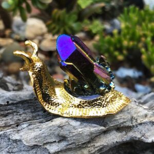 Titanium Quartz Cluster Snail