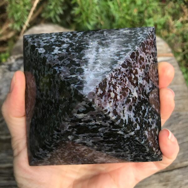 Large Gabbro Jasper Pyramid - Image 4