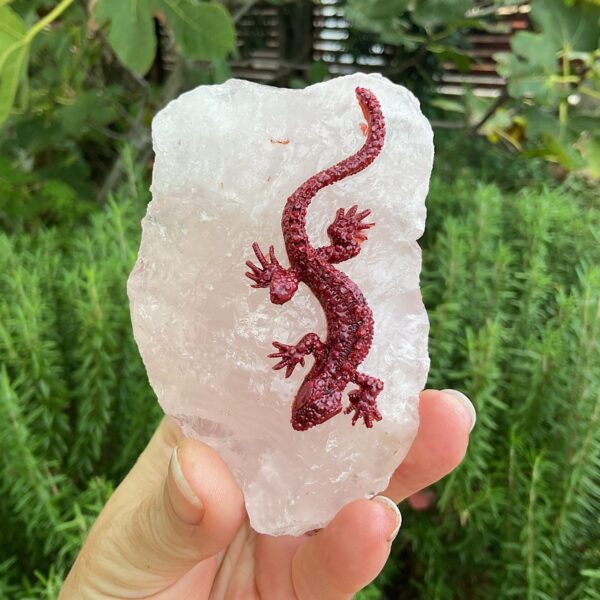 Lizard on Rose Quartz - Image 2